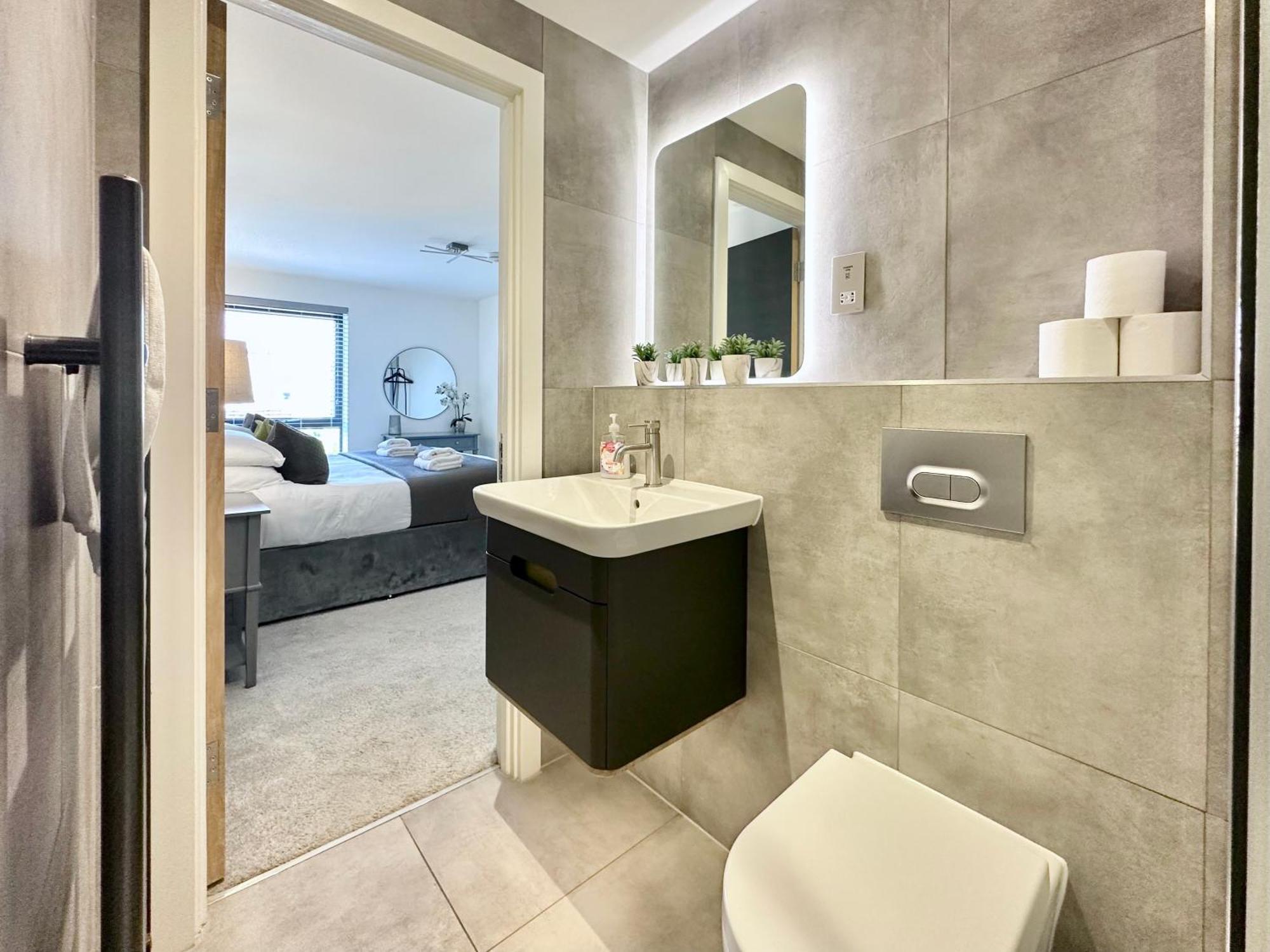 Icona Luxury Apartment With Minster Views & Allocated Parking Йорк Екстериор снимка