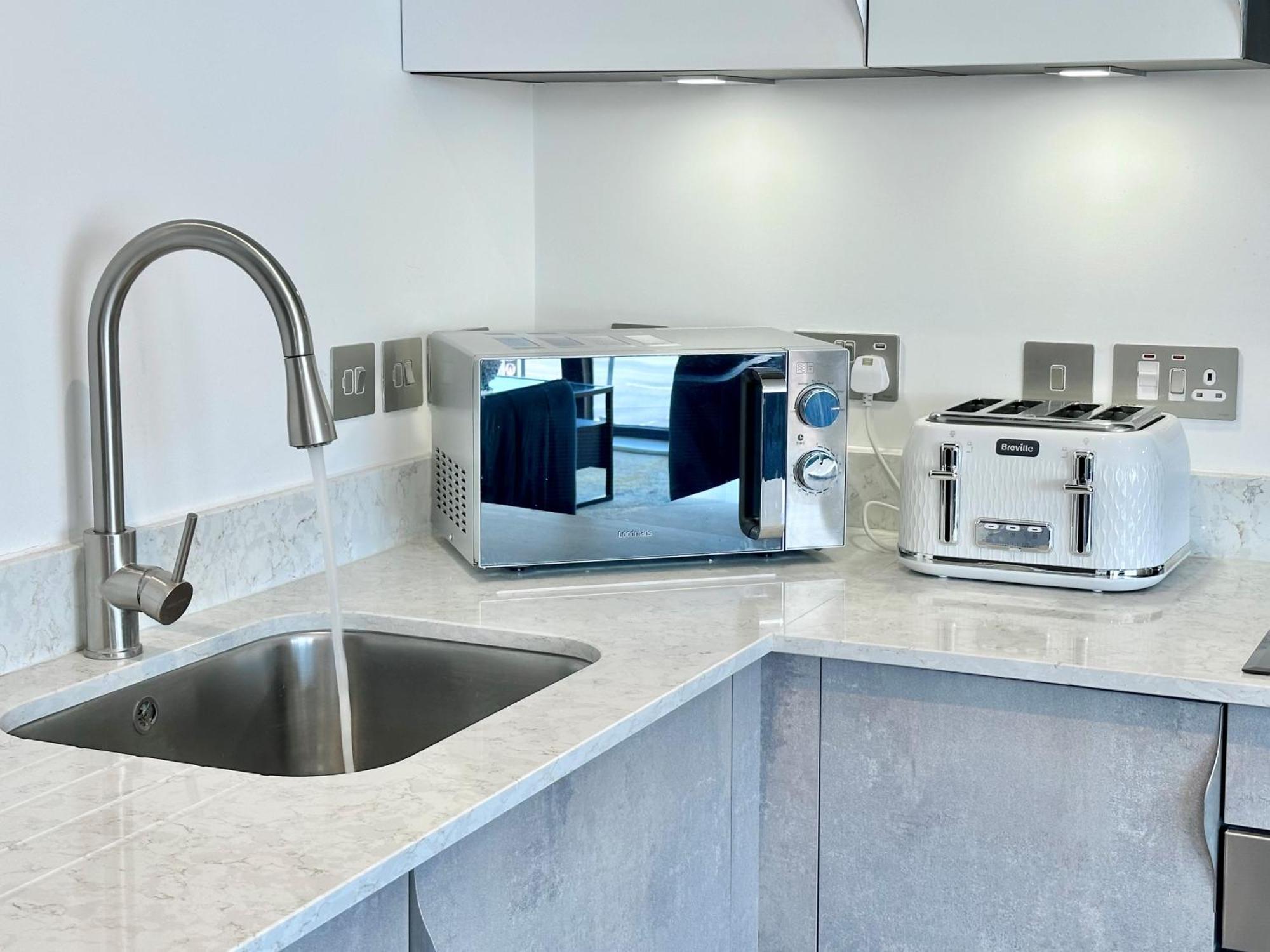 Icona Luxury Apartment With Minster Views & Allocated Parking Йорк Екстериор снимка